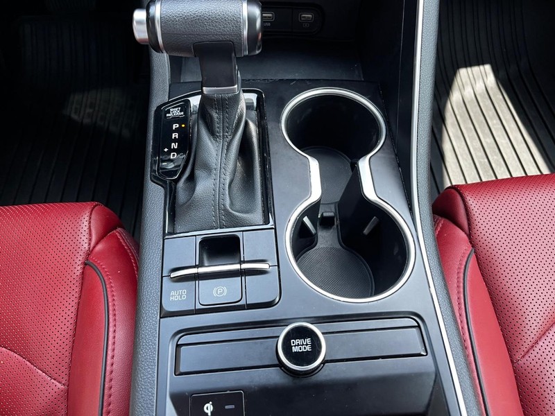 Vehicle image 19 of 26