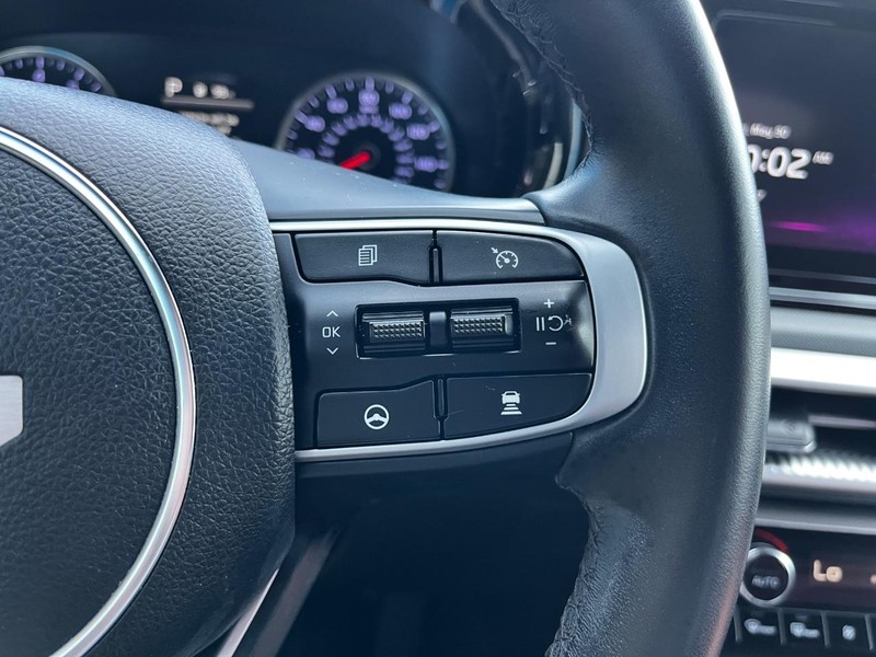 Vehicle image 17 of 26