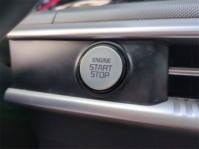 Vehicle image 31 of 32
