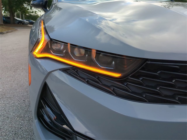 Vehicle image 9 of 32