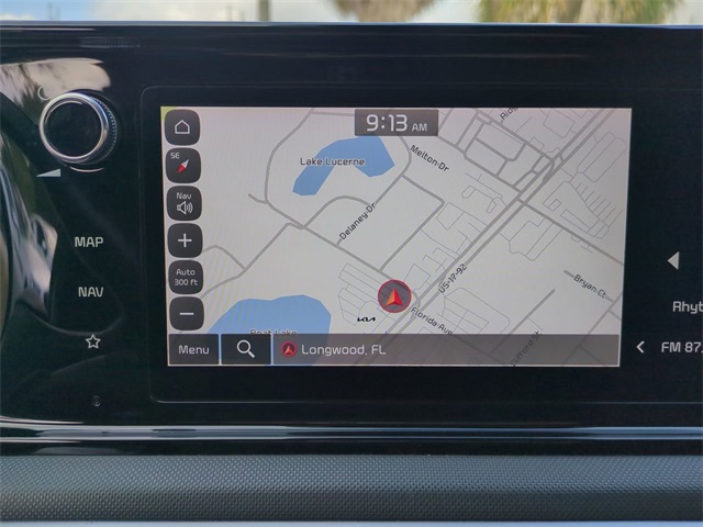 Vehicle image 23 of 32