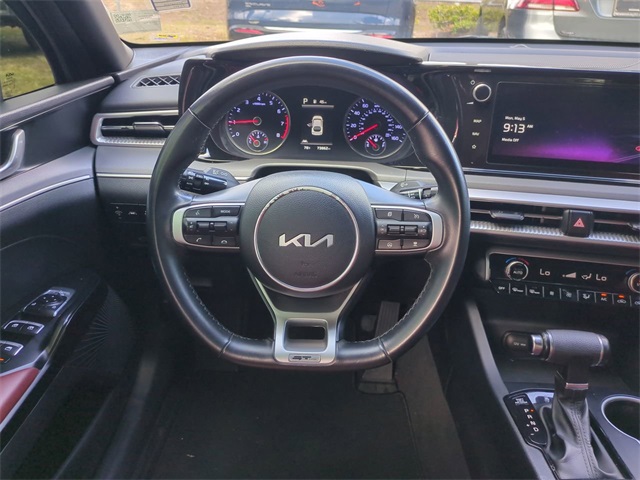 Vehicle image 15 of 32