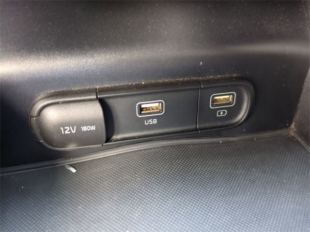 Vehicle image 24 of 32
