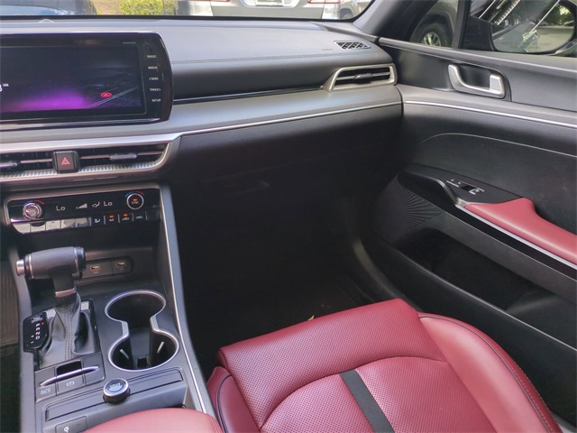 Vehicle image 16 of 32