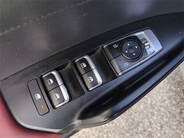 Vehicle image 25 of 32