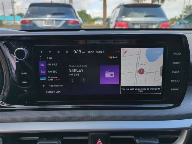 Vehicle image 17 of 32