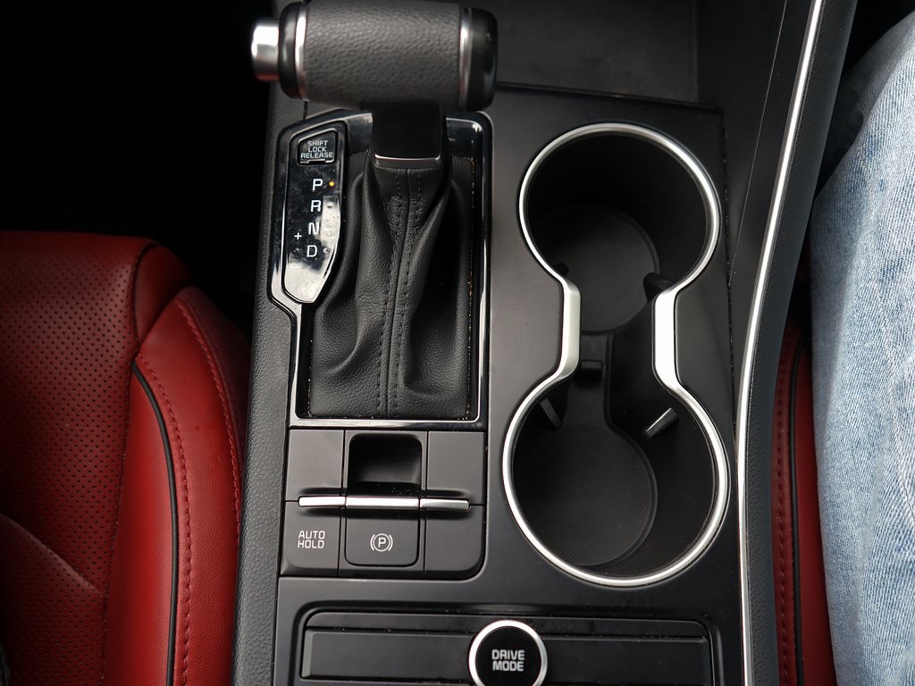 Vehicle image 24 of 32