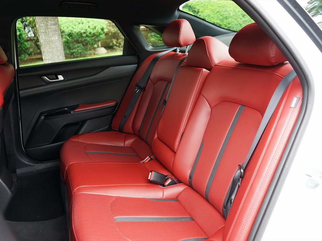 Vehicle image 12 of 32