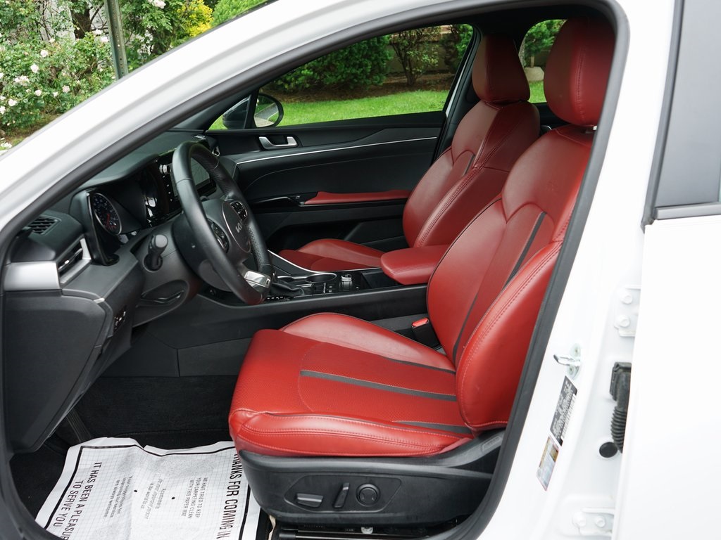 Vehicle image 20 of 32