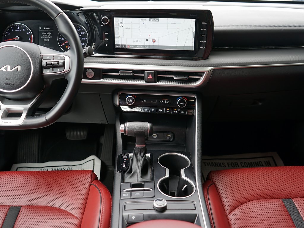 Vehicle image 22 of 32