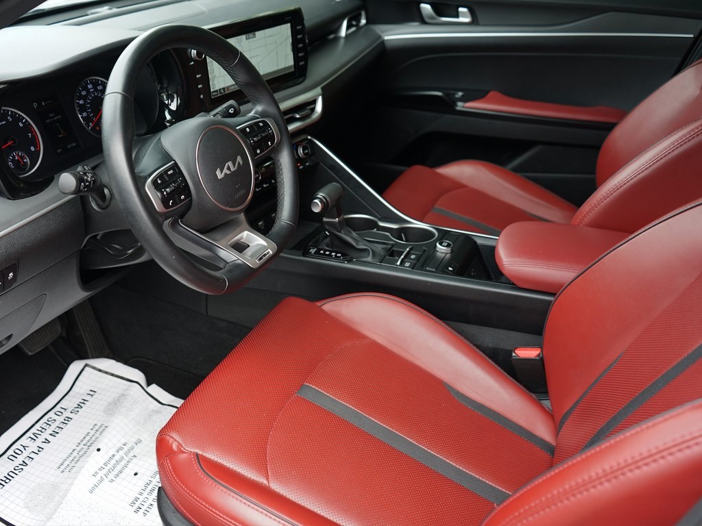 Vehicle image 9 of 32