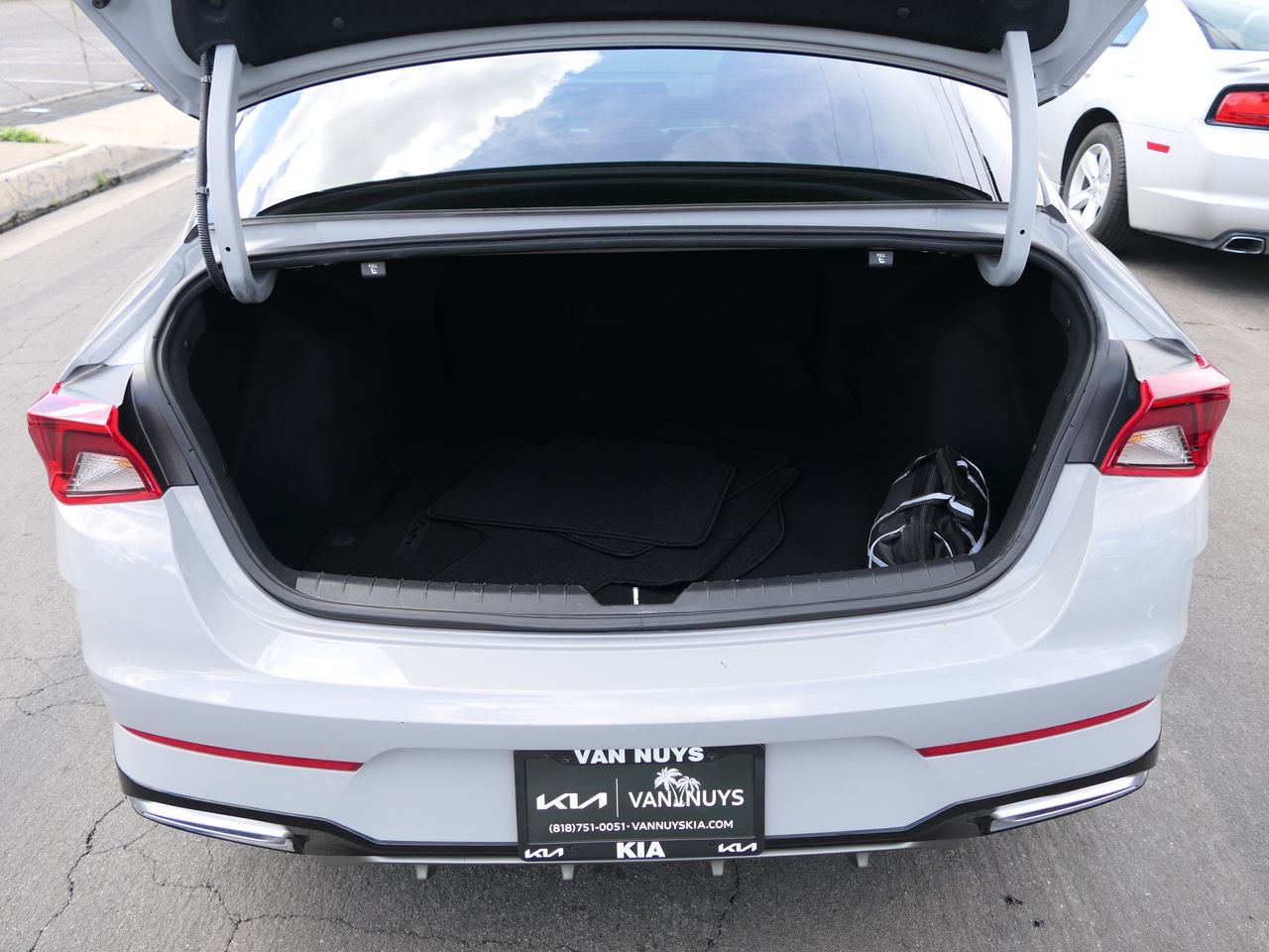 Vehicle image 30 of 37