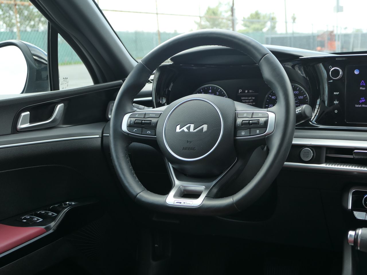Vehicle image 33 of 37