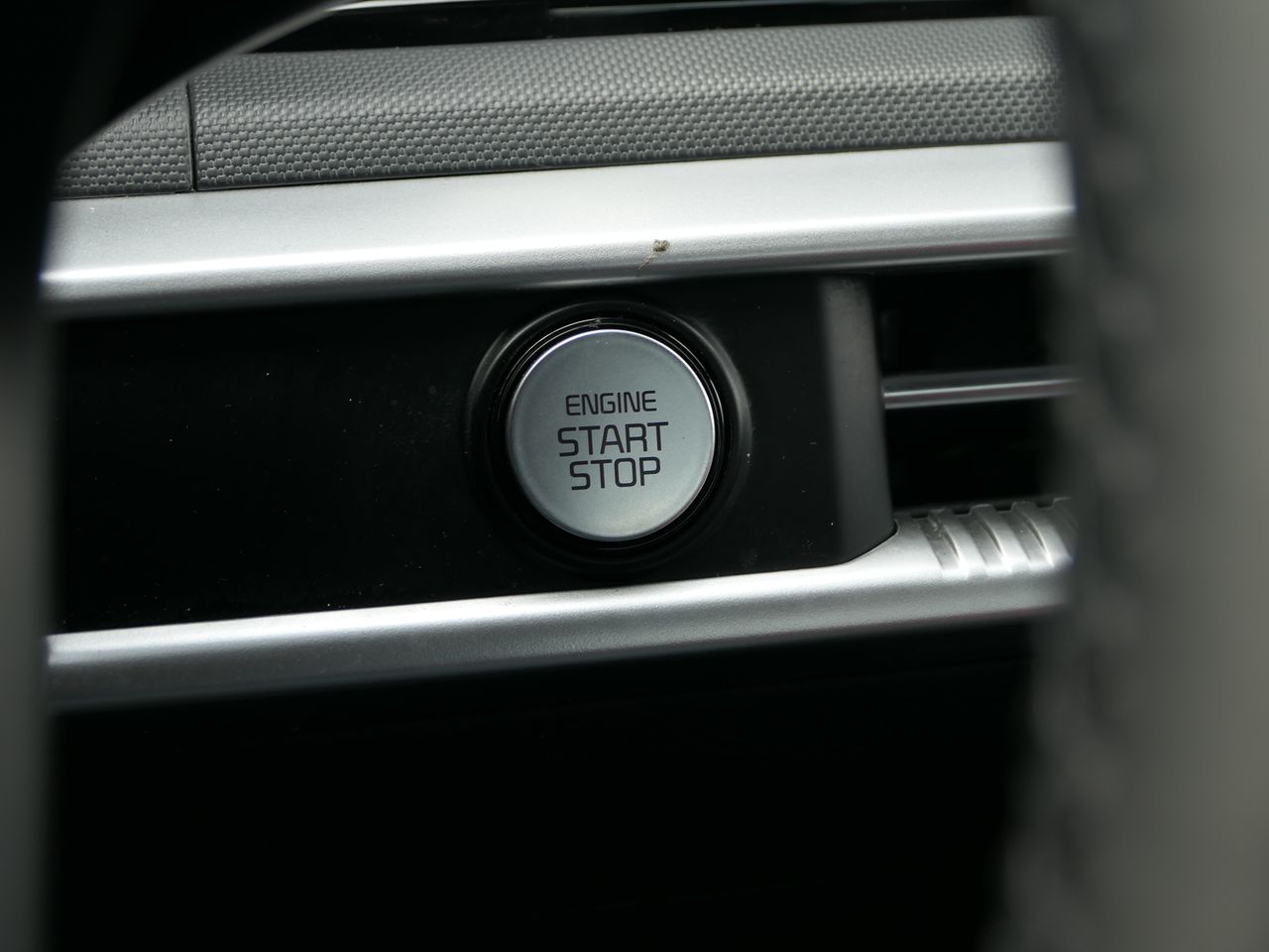Vehicle image 24 of 37