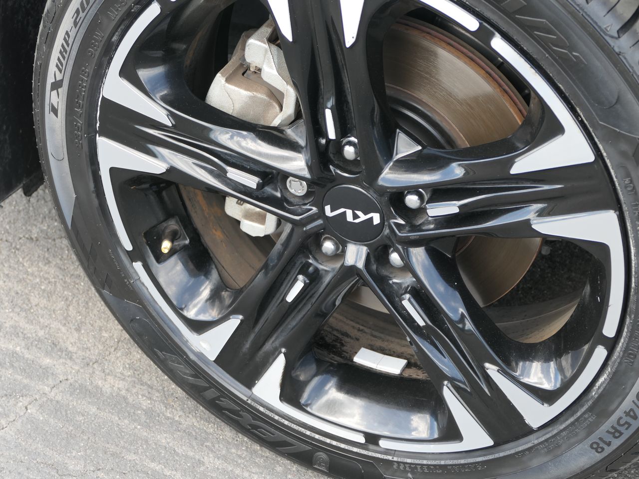 Vehicle image 17 of 37