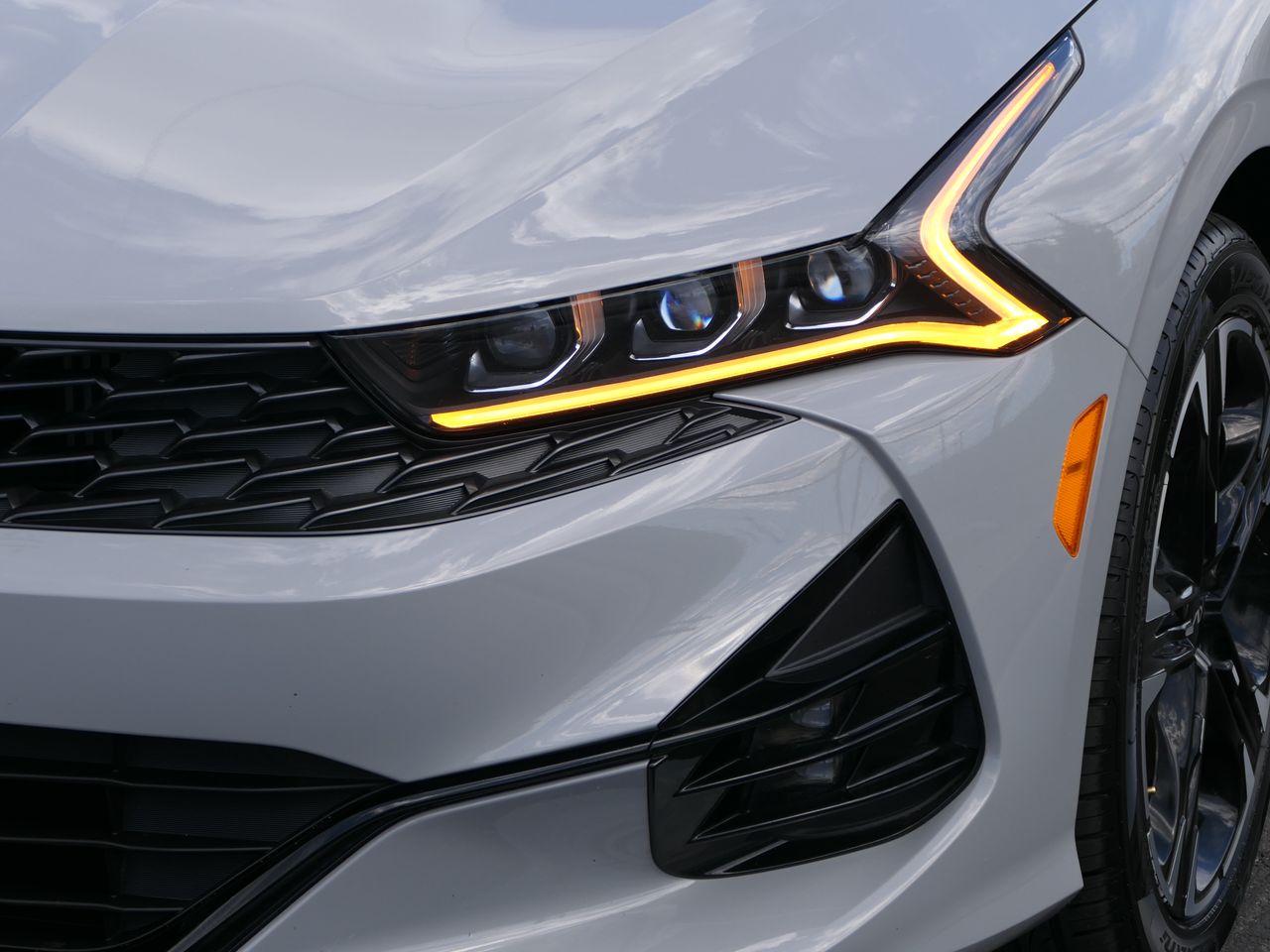 Vehicle image 10 of 37