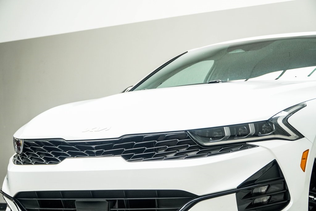 Vehicle image 10 of 39