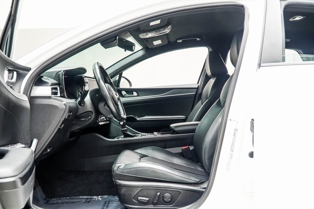 Vehicle image 35 of 39