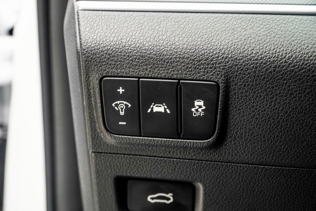 Vehicle image 28 of 39
