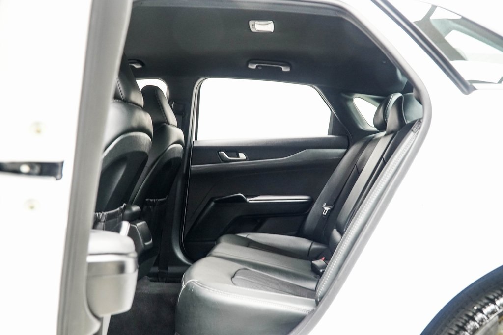 Vehicle image 36 of 39