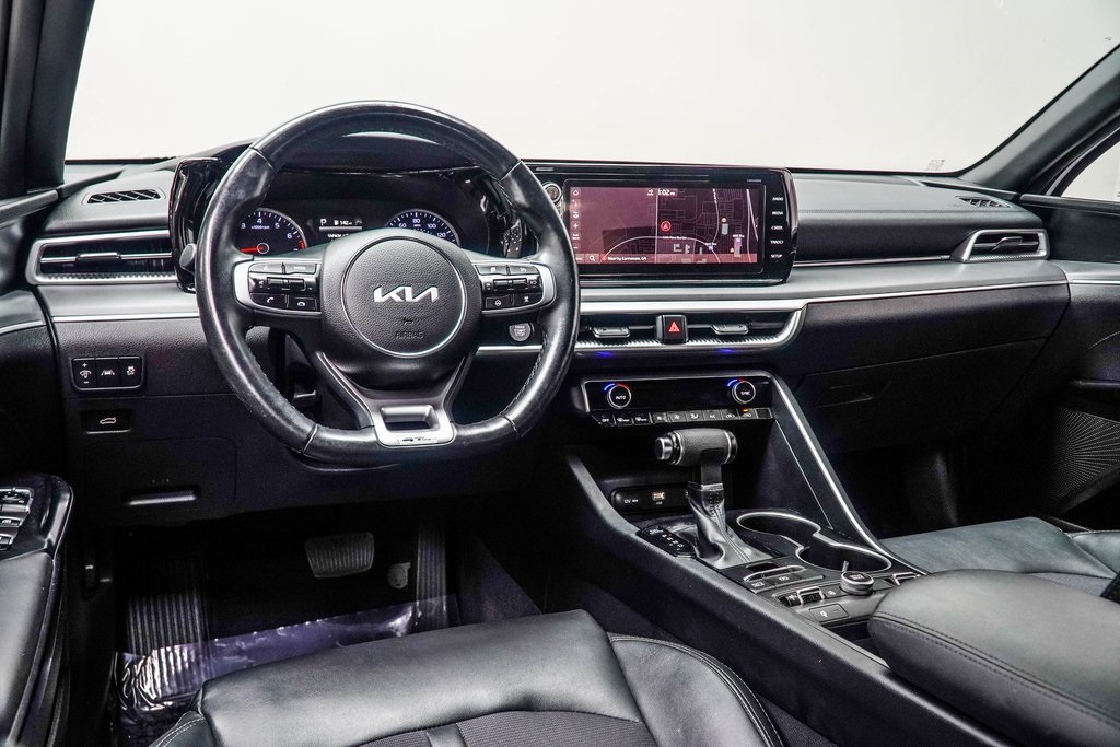 Vehicle image 12 of 39