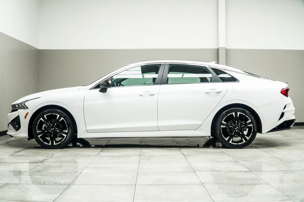 Vehicle image 2 of 39