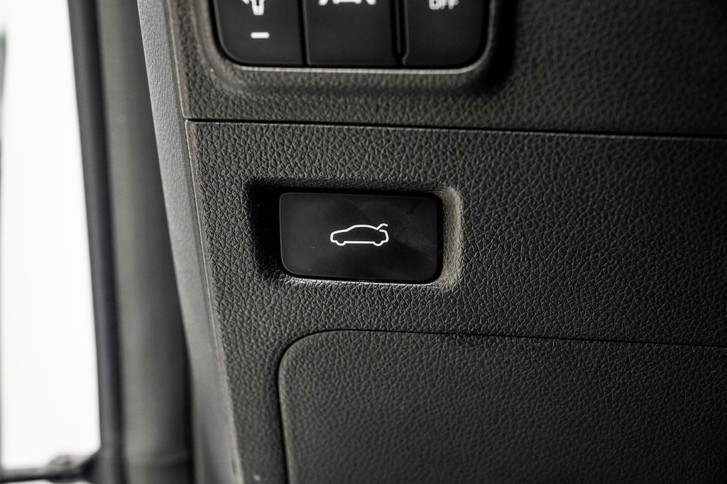Vehicle image 29 of 39