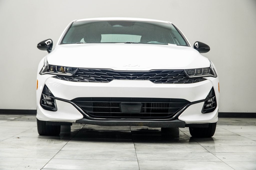 Vehicle image 4 of 39