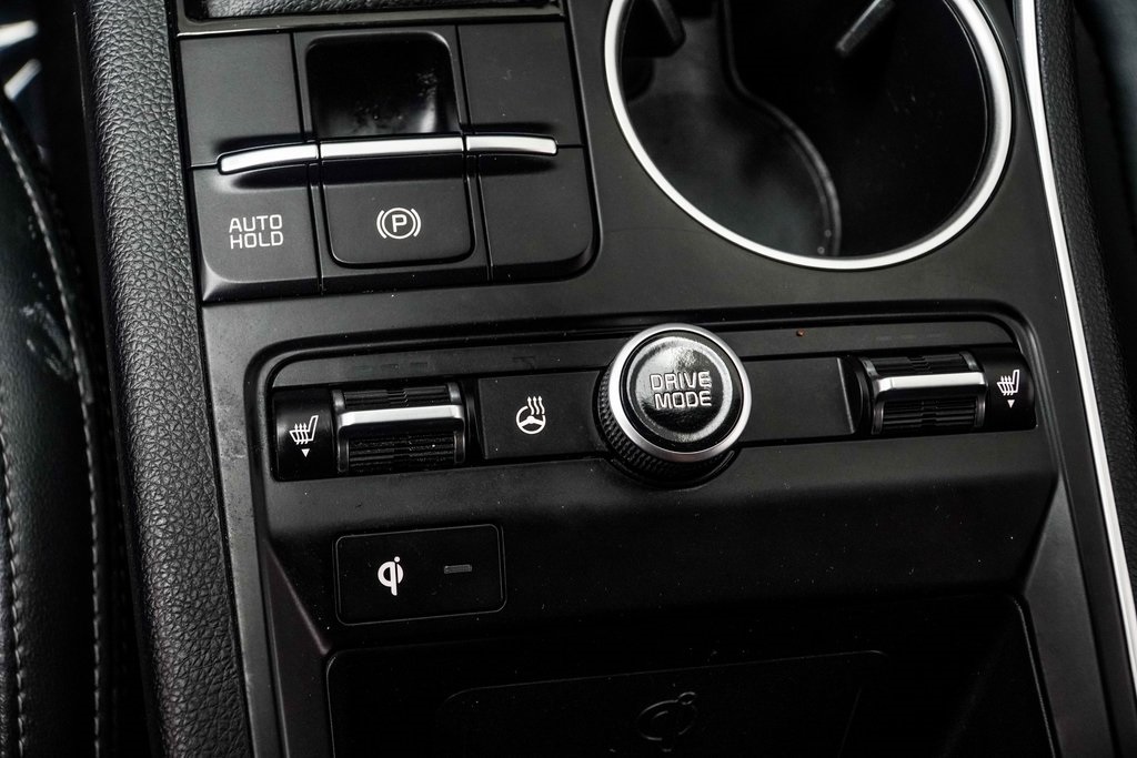 Vehicle image 18 of 39