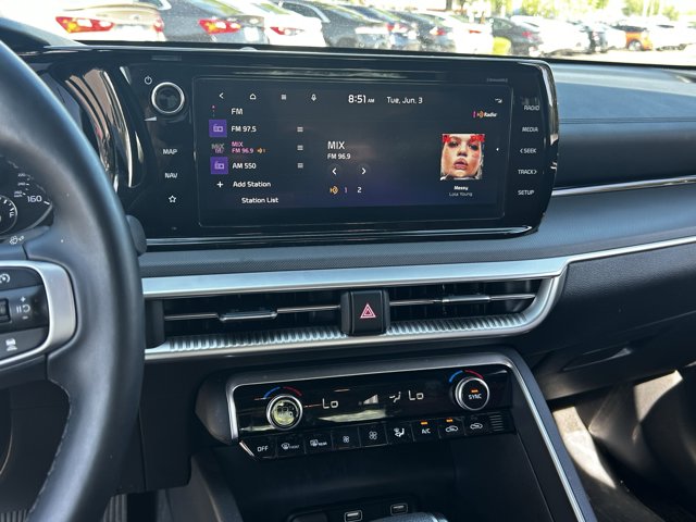 Vehicle image 26 of 30