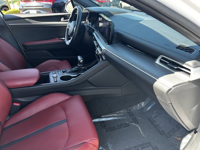 Vehicle image 11 of 30