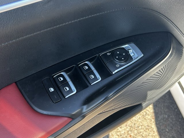 Vehicle image 21 of 30