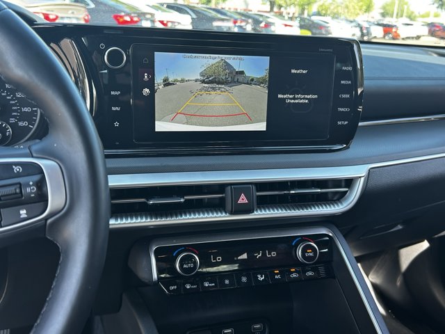 Vehicle image 27 of 30