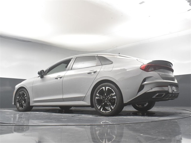 Vehicle image 21 of 45