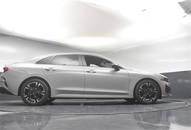 Vehicle image 15 of 45