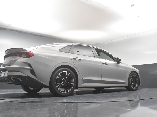 Vehicle image 17 of 45