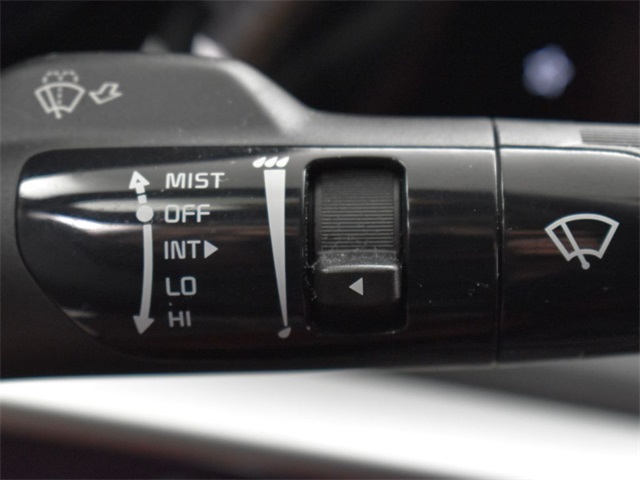 Vehicle image 33 of 45