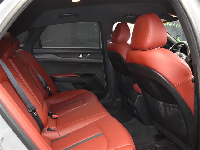 Vehicle image 27 of 45
