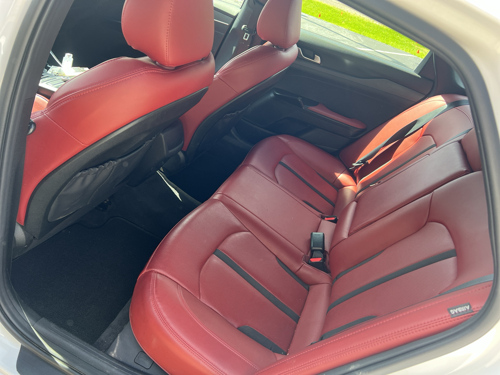 Vehicle image 15 of 17
