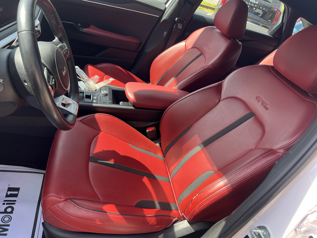 Vehicle image 13 of 17