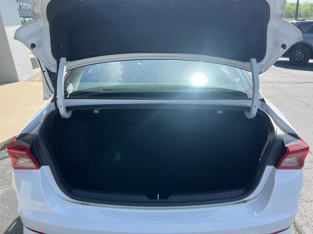 Vehicle image 17 of 17