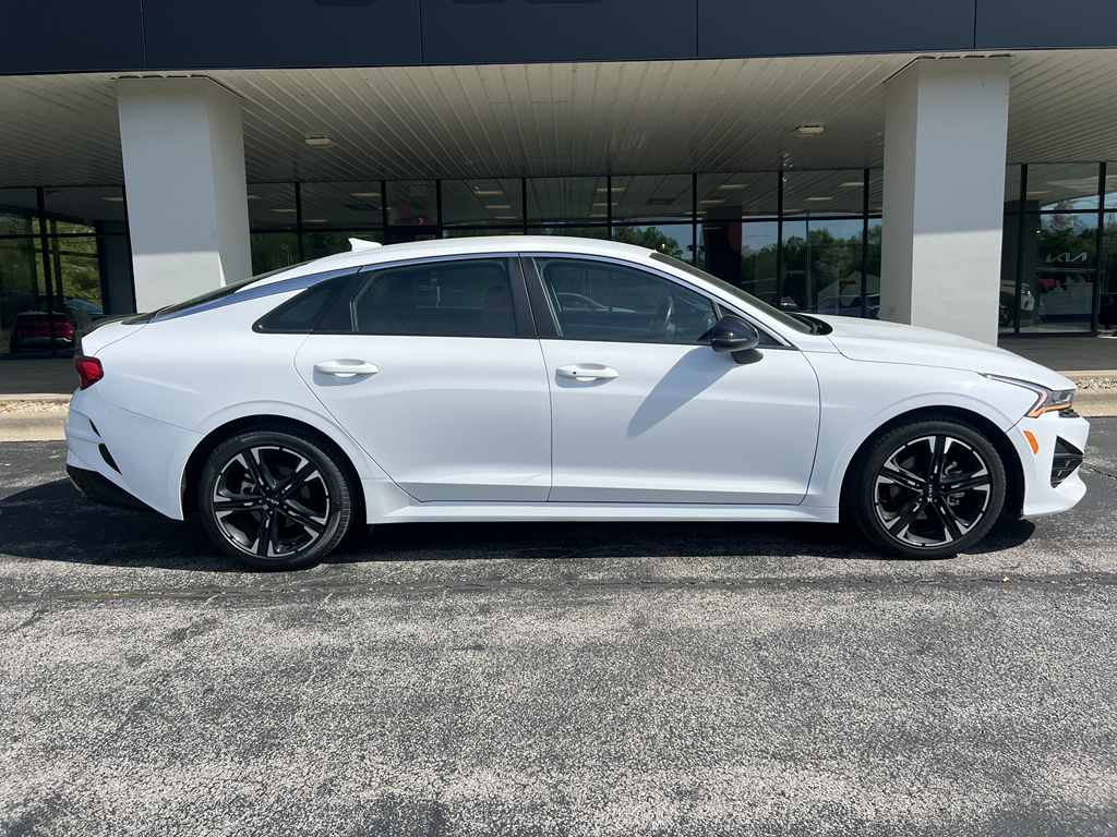 Vehicle image 5 of 17