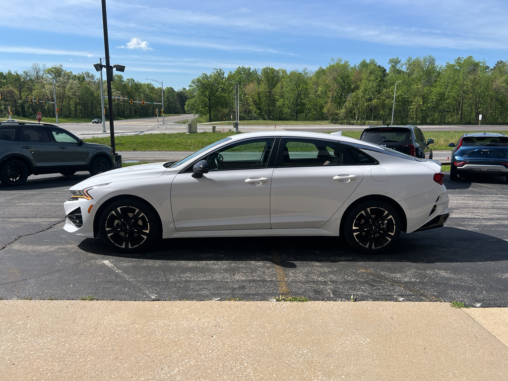 Vehicle image 10 of 17