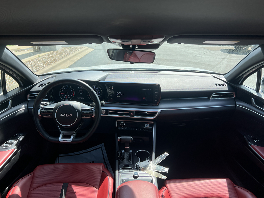 Vehicle image 11 of 17