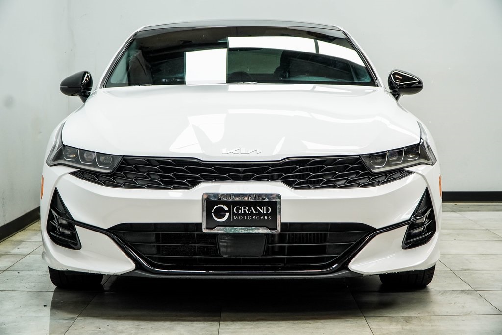 Vehicle image 4 of 47