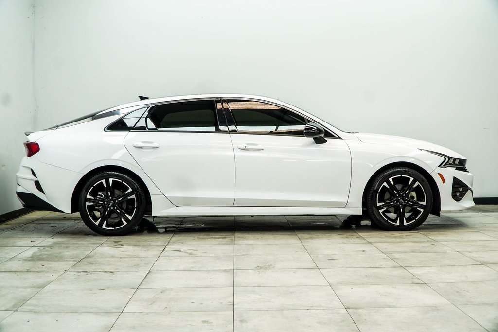 Vehicle image 6 of 47