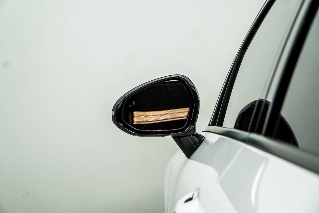 Vehicle image 14 of 47