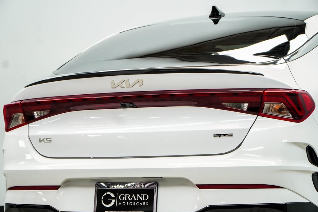 Vehicle image 13 of 47