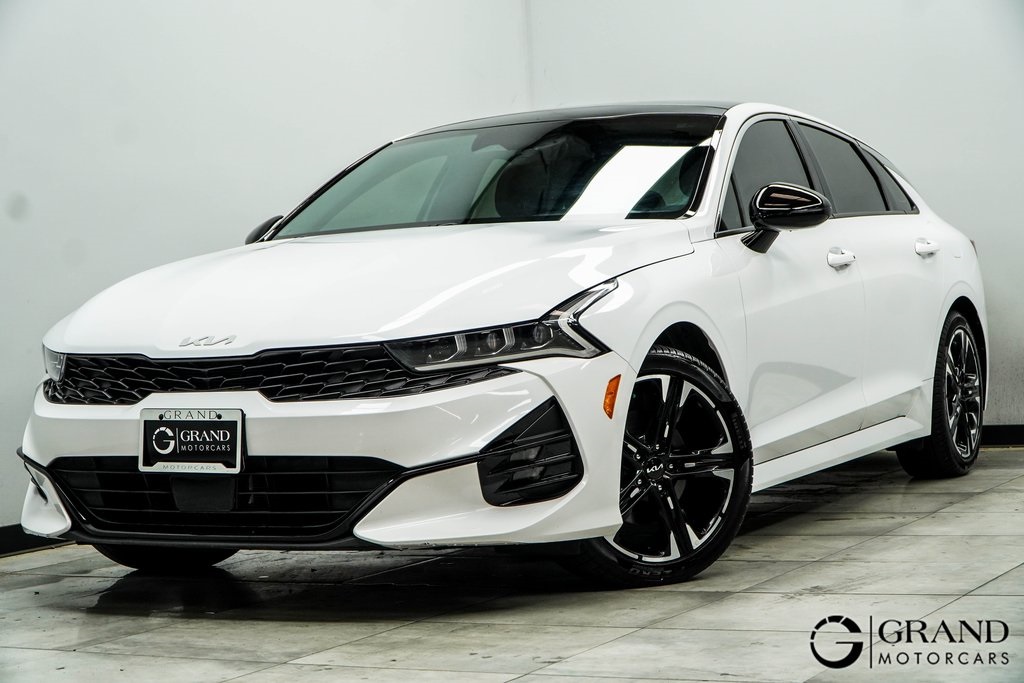 Vehicle image 2 of 47