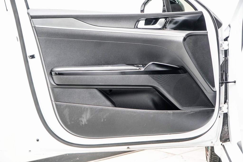 Vehicle image 44 of 47